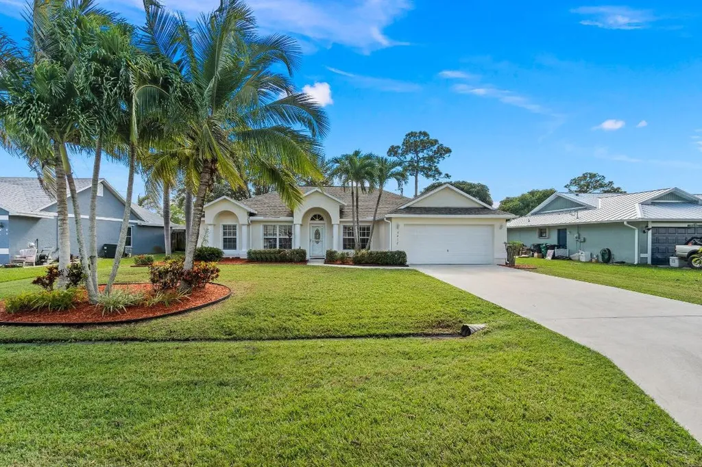 2412 SE Alfonso Avenue Port St Lucie FL 34952