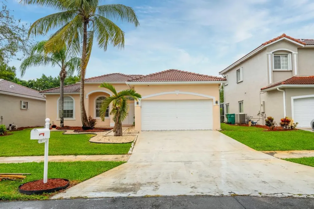 2585 SE 4th Place Homestead FL 33033