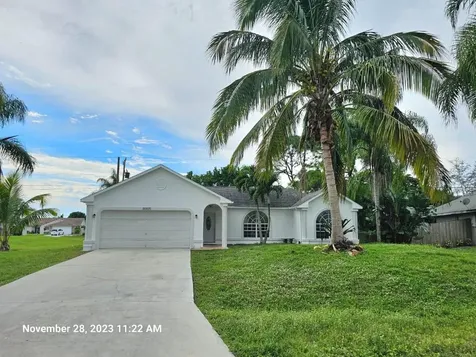 537 SE Cliff Road Port St Lucie FL 34984