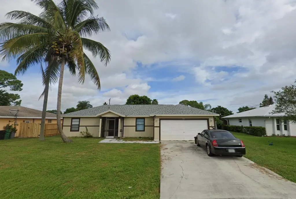 2431 SE Victory Avenue Port St Lucie FL 34952