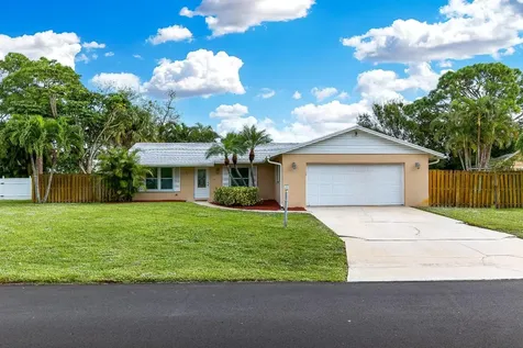 8901 SE Sandcastle Circle Hobe Sound FL 33455