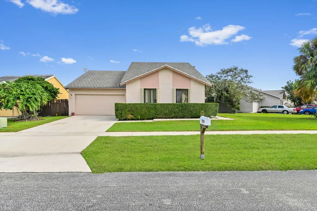 6098 Farmers Place Lake Worth FL 33463
