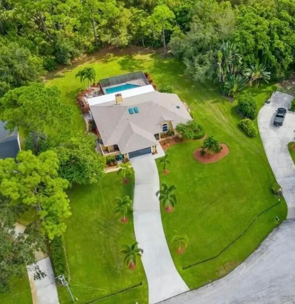 2897 SE Italy Street Port St Lucie FL 34952