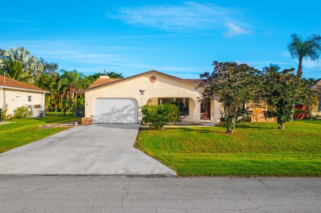 1949 SE Cheltenham Street Port St Lucie FL 34983