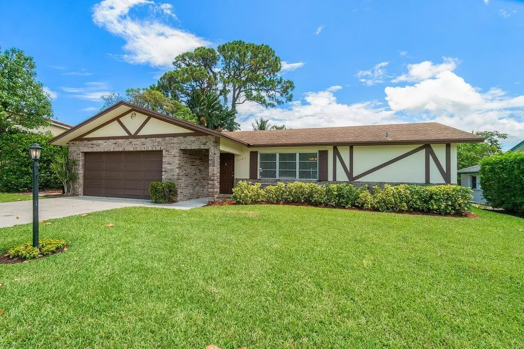 2107 Collier Avenue Lake Worth Beach FL 33461