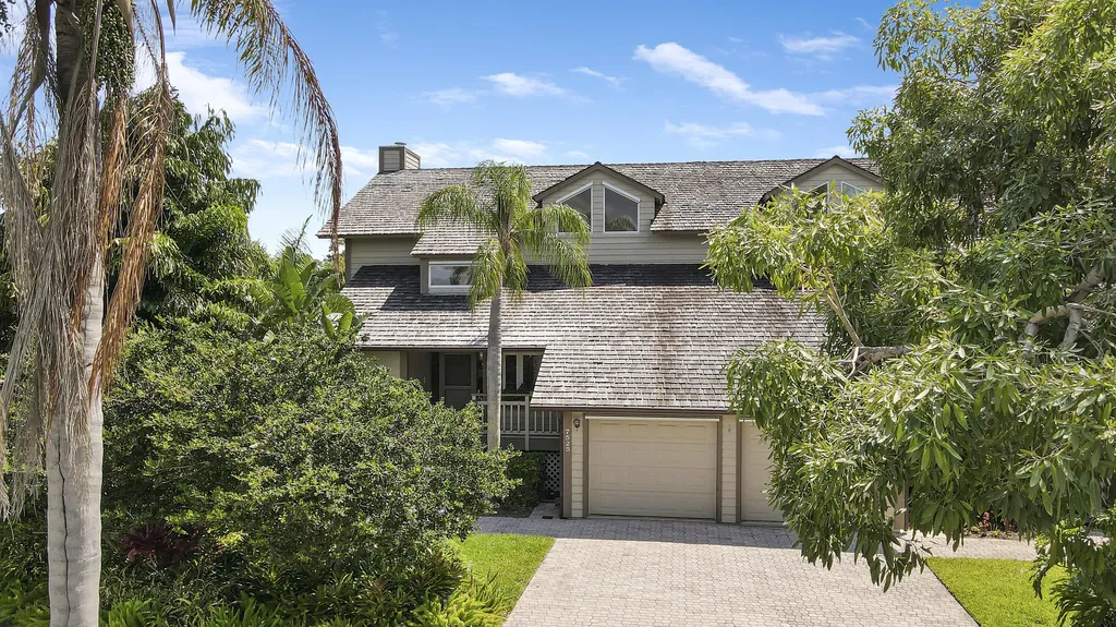 7525 SE Jamaican Court Hobe Sound FL 33455
