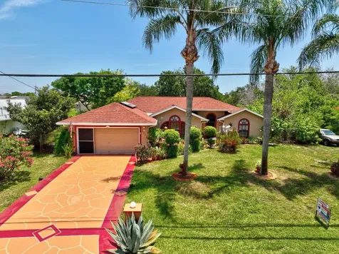2577 SW Chestnut Lane Port St Lucie FL 34953