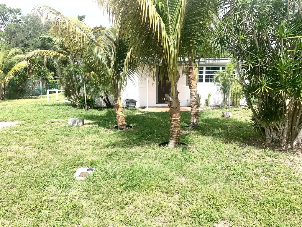 1015 Penn Grove Street Lake Worth FL 33461