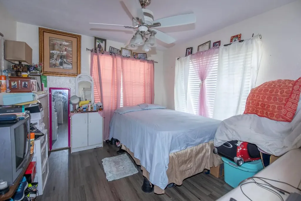 928 S Dixie Highway Lake Worth Beach FL 33460