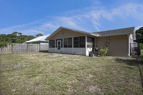 3475 1st Street Vero Beach FL 32968