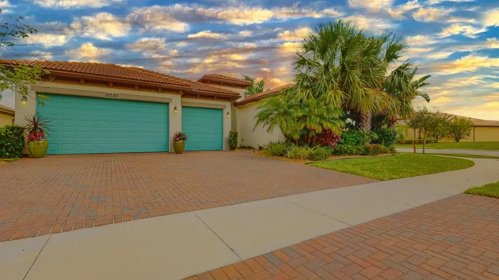 12020 SW Oakwater Court Port St Lucie FL 34987