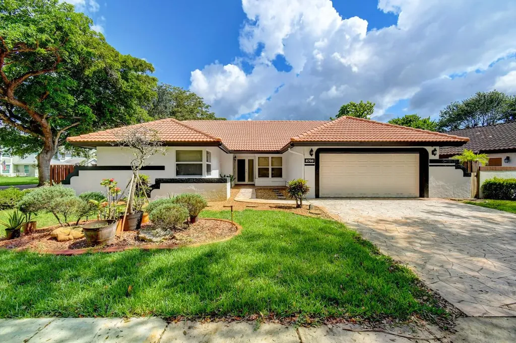8795 SW 57th Street Cooper City FL 33328