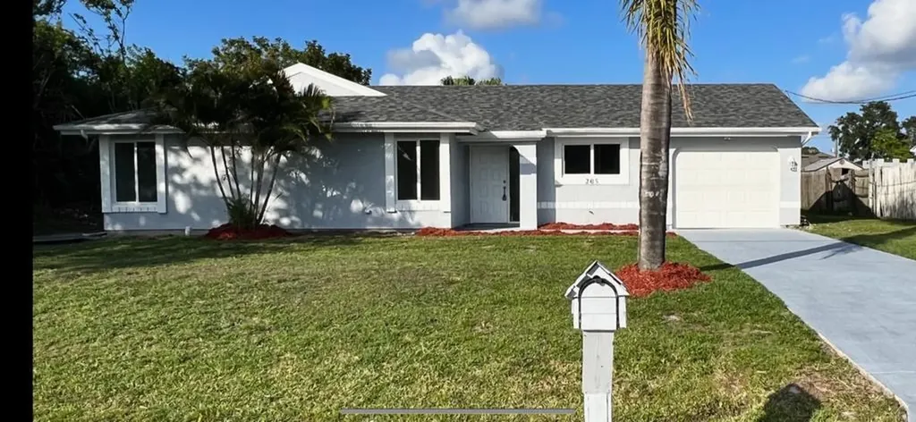 205 SE Whitmore Drive Port St Lucie FL 34984