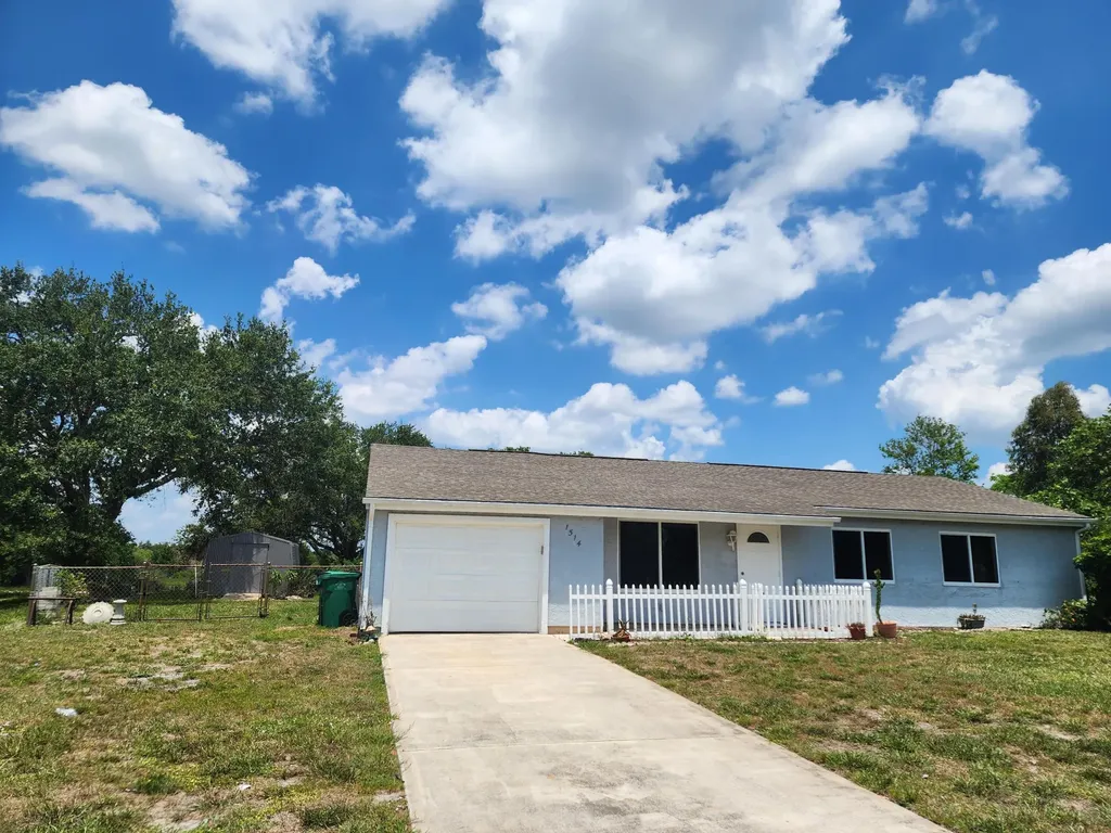 1514 SE Faculty Court Port St Lucie FL 34952