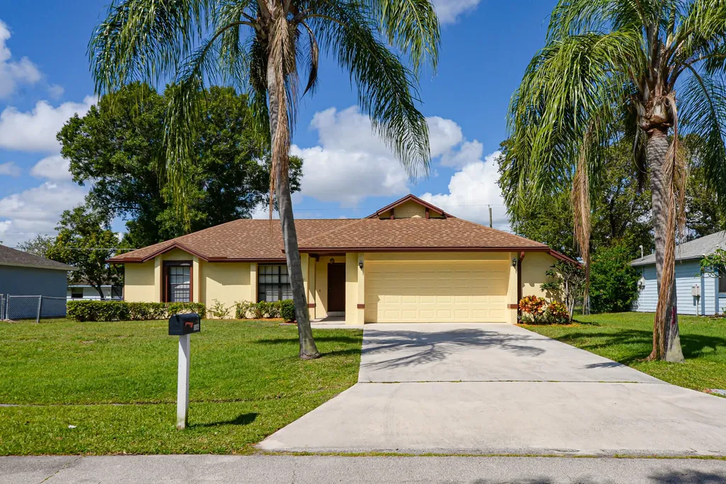 1144 SE Clifton Lane Port St Lucie FL 34983