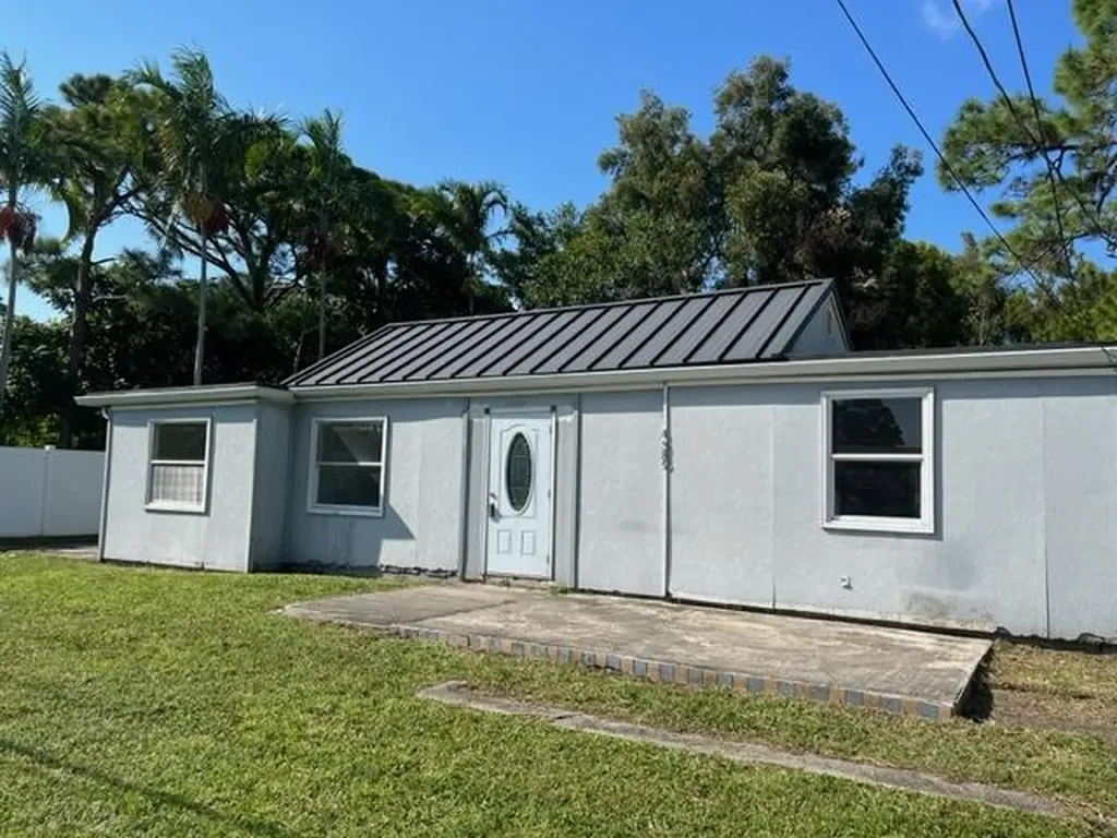 4389 Lakewood Road Lake Worth FL 33461