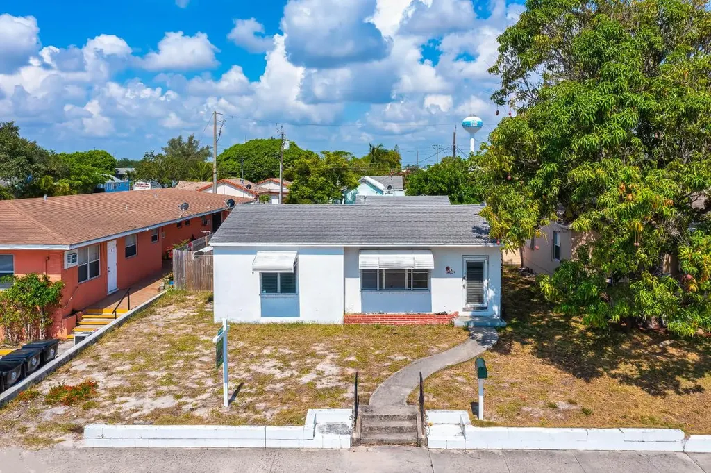 525 S C Street Lake Worth Beach FL 33460