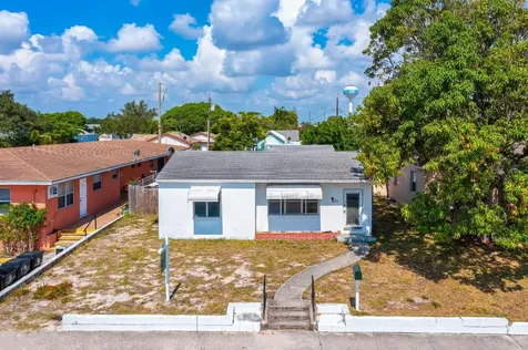 525 S C Street Lake Worth Beach FL 33460