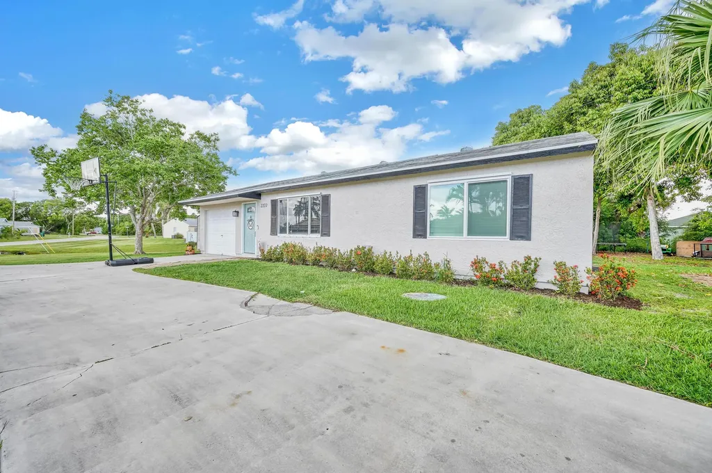 2222 SE Rock Springs Drive Port St Lucie FL 34952