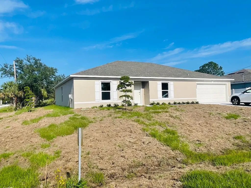 3951 SW Hablow Street Port St Lucie FL 34953