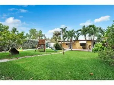 1490 NE 147th Street Miami FL 33161
