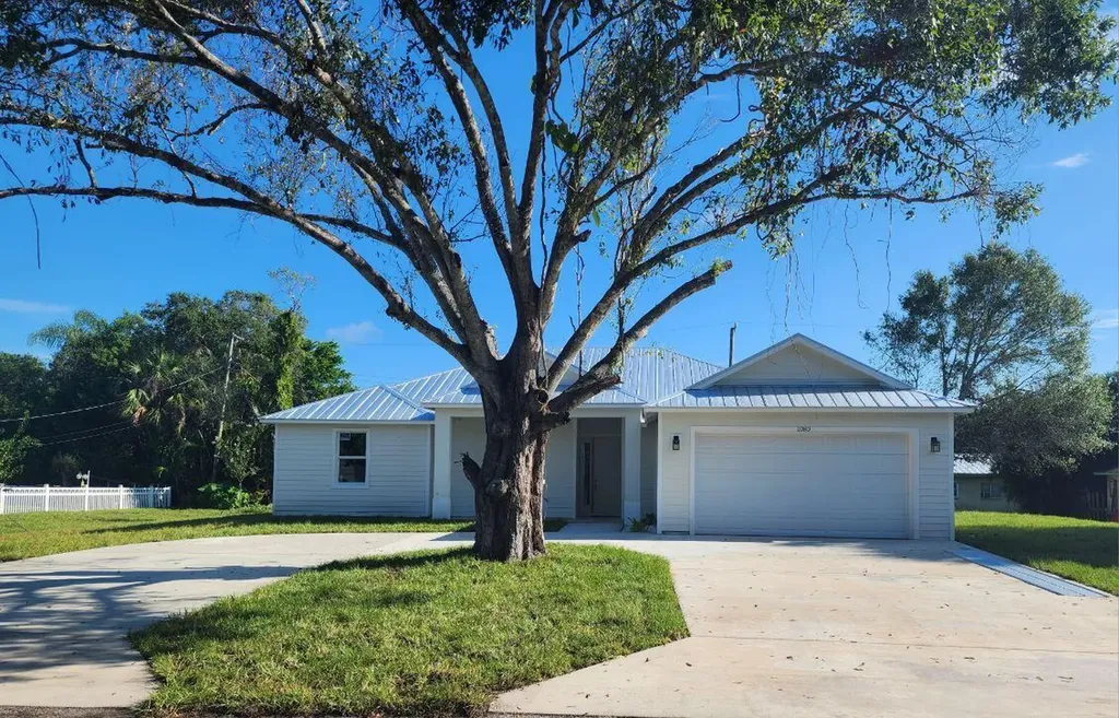 1080 Saeger Avenue Fort Pierce FL 34982
