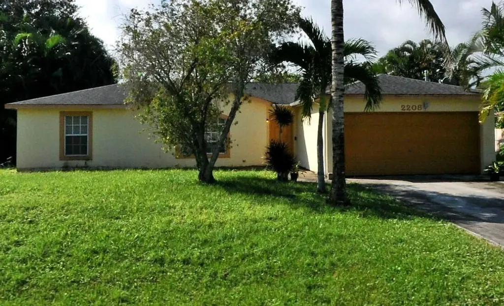 2208 SE Bowie Street Port St Lucie FL 34952