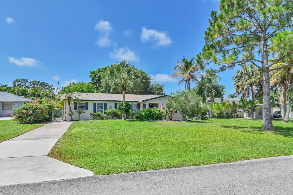 7572 Overlook Drive Lake Worth FL 33467