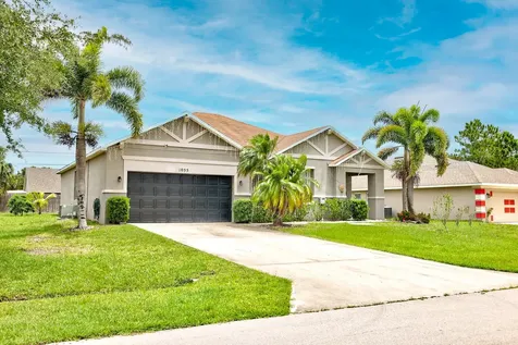 1055 SW Hamrock Avenue Port St Lucie FL 34953