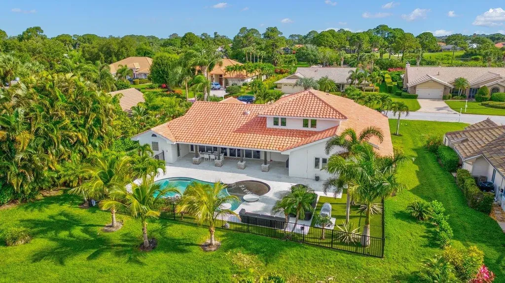 1324 SW Cottonwood Cove Port St Lucie FL 34986