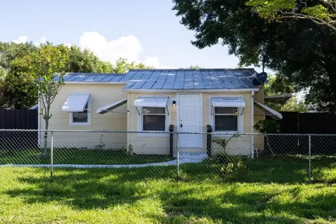 406 Palm Avenue Fort Pierce FL 34982