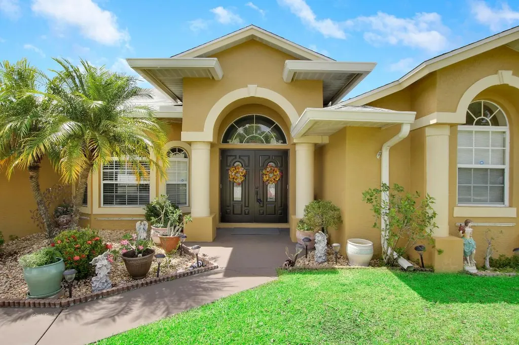 5311 NW Alter Court Port St Lucie FL 34983