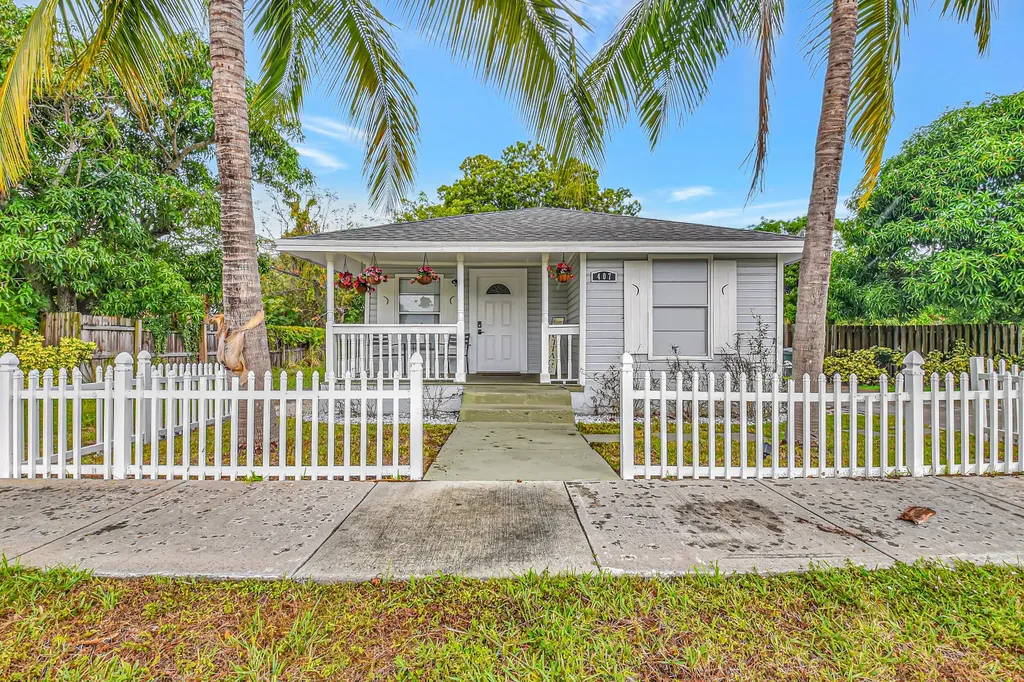 407 SW 2nd Street Delray Beach FL 33444