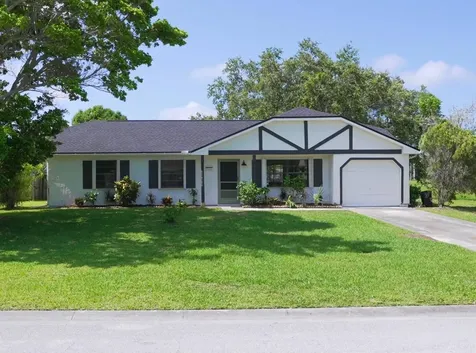 1565 SE South Balcourt Court Port St Lucie FL 34952