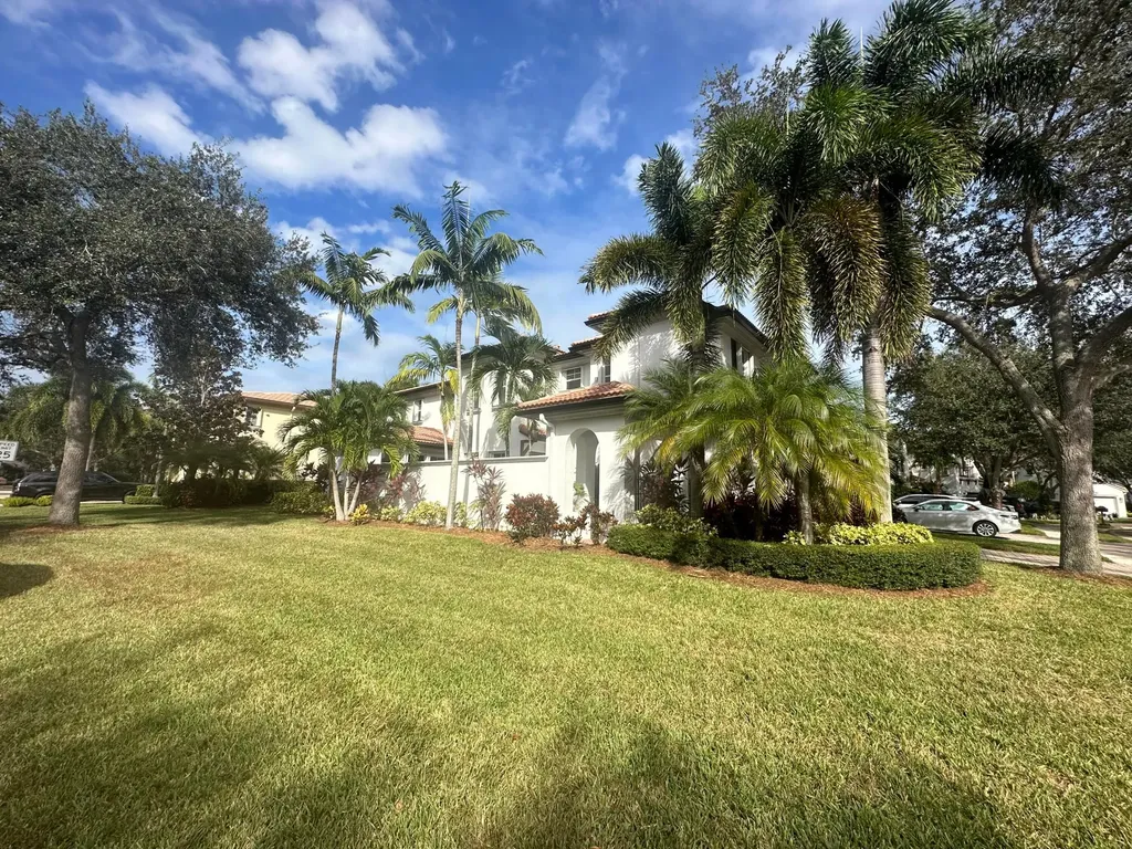 1524 Carafe Court Palm Beach Gardens FL 33410
