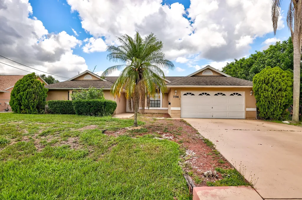 756 SW Dalton Circle Port St Lucie FL 34953