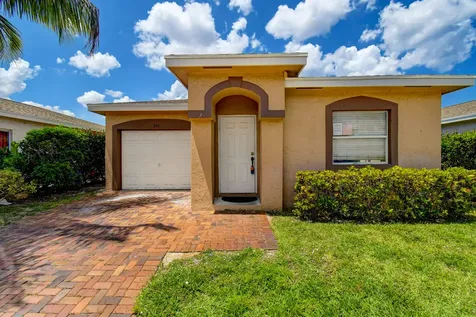 551 E Ridge Circle S Boynton Beach FL 33435