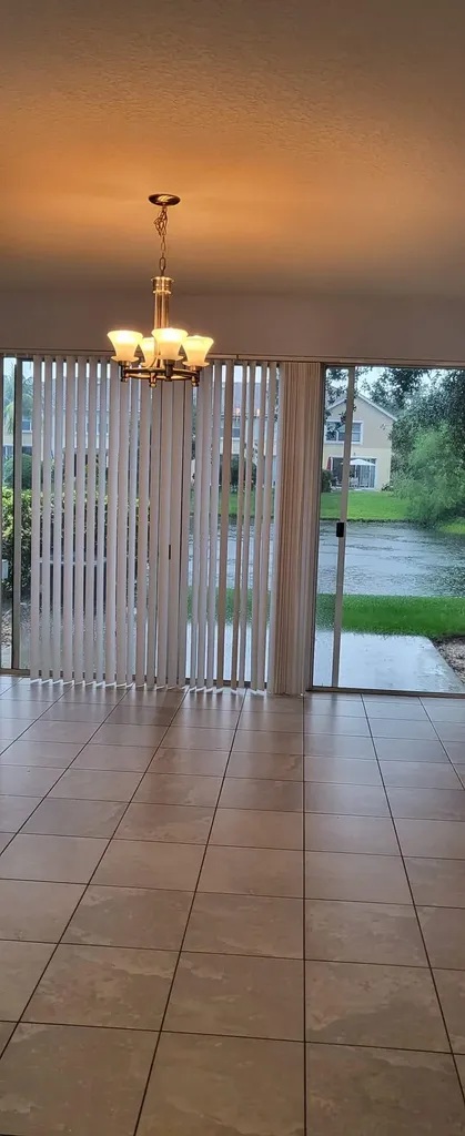 1095 Pinewood Lake Court Greenacres FL 33415