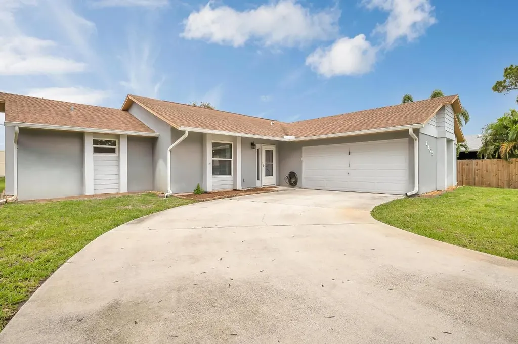 2209 SE Carnation Road Port St Lucie FL 34952