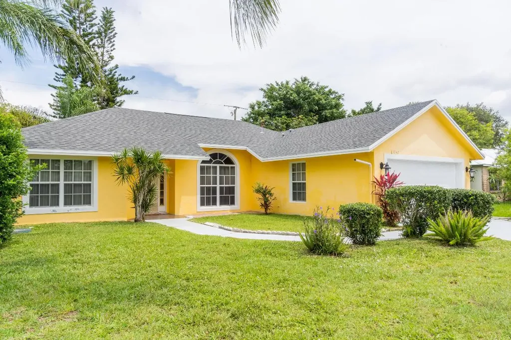 3342 SE East Snow Road Port St Lucie FL 34984