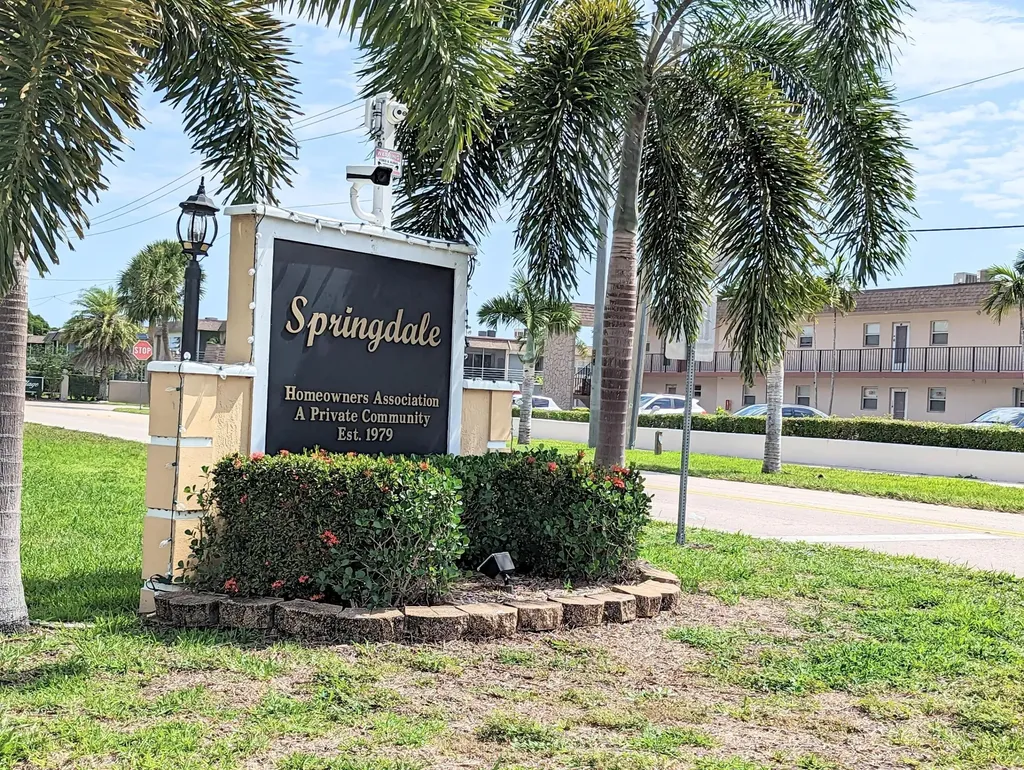 401 Springdale Circle Palm Springs FL 33461
