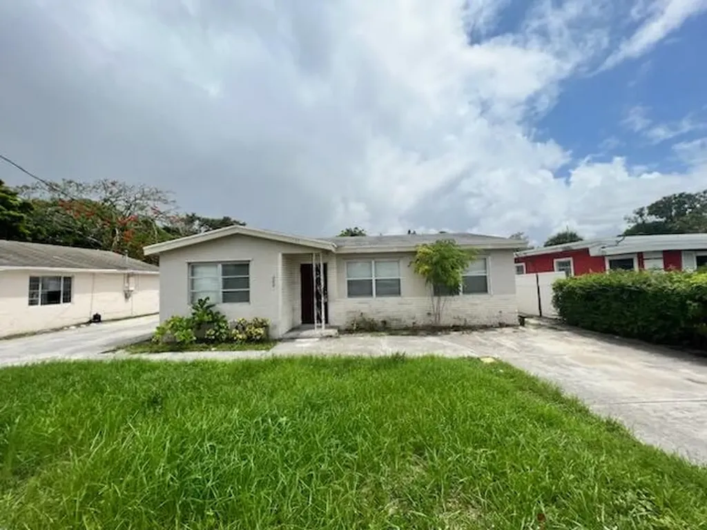 1037 W 28th Street Riviera Beach FL 33404