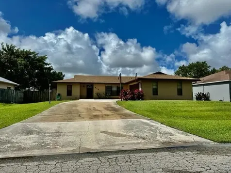814 SE Carnival Avenue Port St Lucie FL 34983