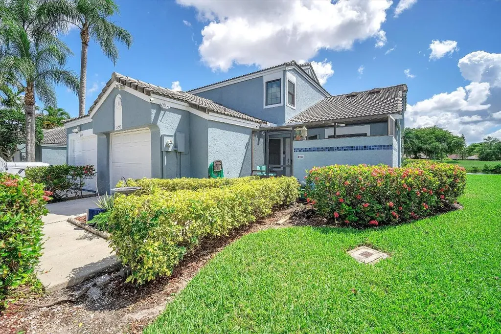 8210 Waterford Lane Tamarac FL 33321
