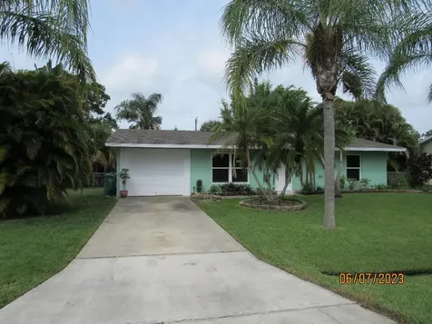 620 SE Clifton Lane Port St Lucie FL 34983