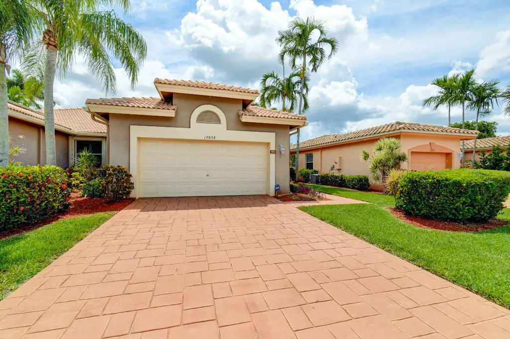 10808 Royal Caribbean Circle Boynton Beach FL 33437
