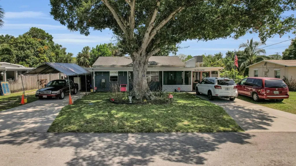 221 Hialeah Avenue Fort Pierce FL 34982