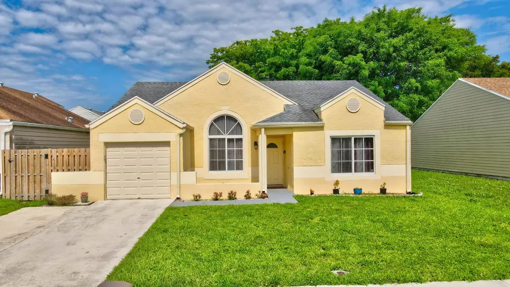 8415 Dynasty Drive Boca Raton FL 33433