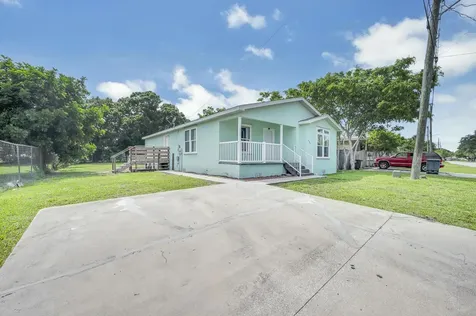 1303 N 15th Street Fort Pierce FL 34950