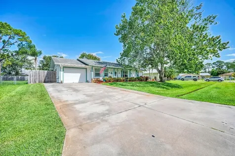 1612 SE Mistletoe Street Port St Lucie FL 34983